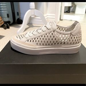 *NEW* rag & bone white sneakers, US size 5, never been worn, in original box